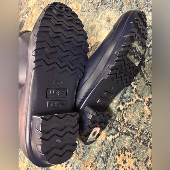 UGG Shelby Matte Navy Blue Rain Boots, Women’s size 7, NWOT - Picture 2 of 4